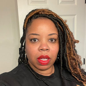 Meet your Posher, Layla